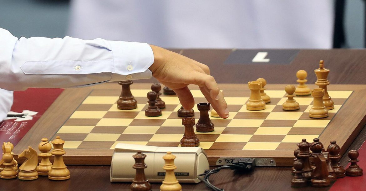 ناهل وزيدان ينضمان إلى المتوجين بشطرنج “الزم بيتك”